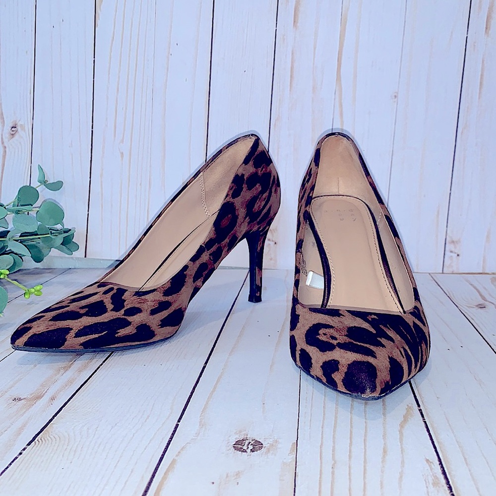 A. New. Day Heels Size 6